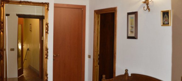 6 bedrooms House in Lucca, Italy No. 80060 17