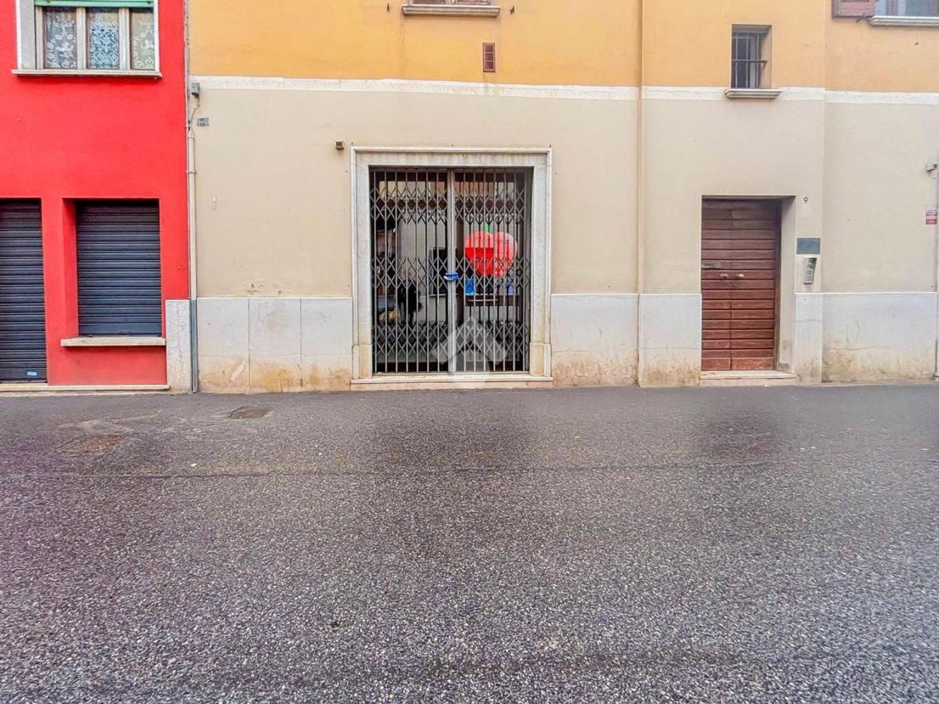 Propiedad comercial en Travagliato, Italy 80 m² No. 122303