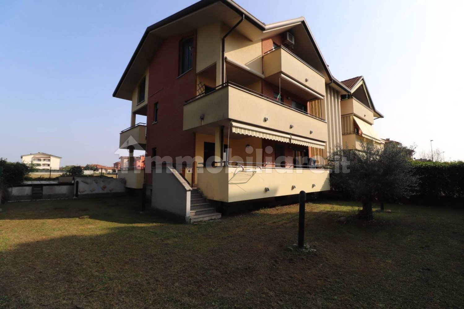 2 غرف نوم شقة في Solaro, Italy رقم 175174