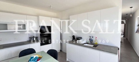 Пентхаус с 2 спальнями в Сан-Лауренц, Мальта № 828 2