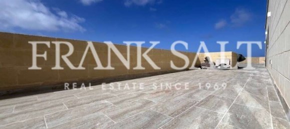 Пентхаус с 2 спальнями в Сан-Лауренц, Мальта № 828 17