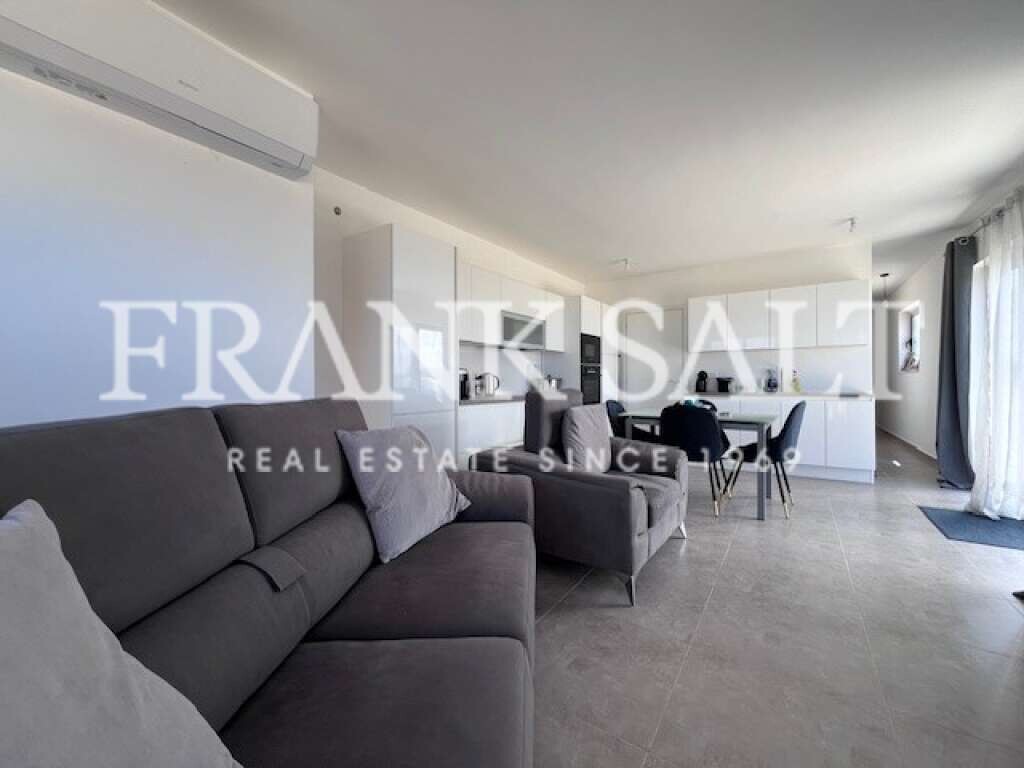 Пентхаус с 2 спальнями в Сан-Лауренц, Мальта № 828