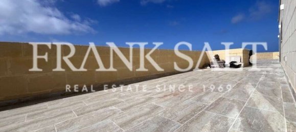 Пентхаус с 2 спальнями в Сан-Лауренц, Мальта № 828 15