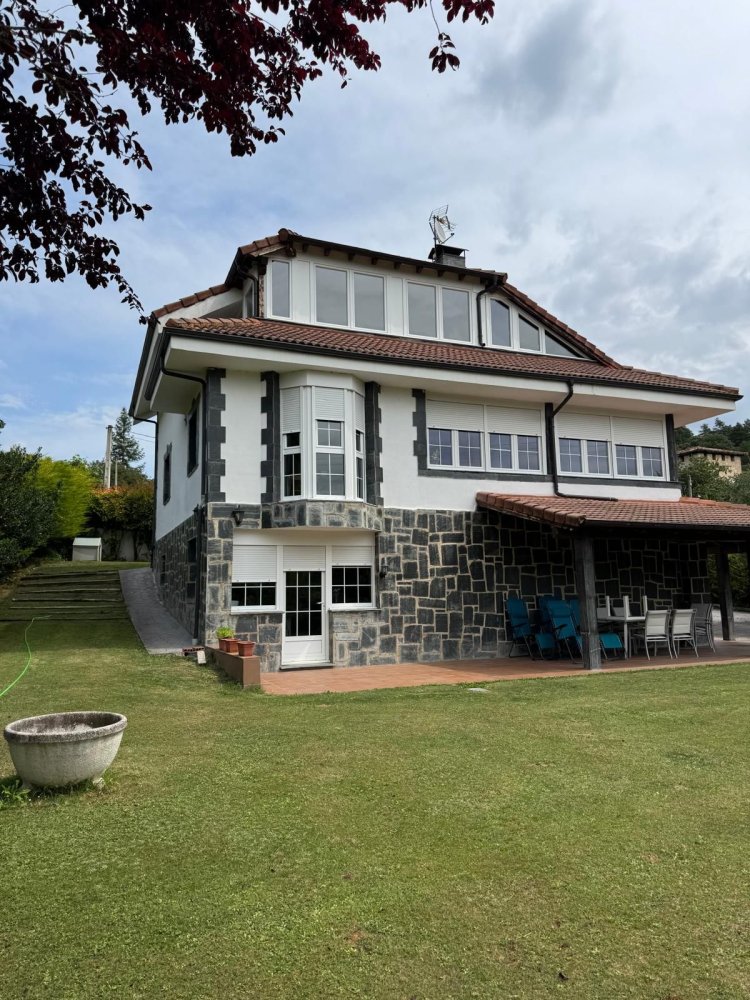 4 bedrooms House in Alava, Spain No. 191218