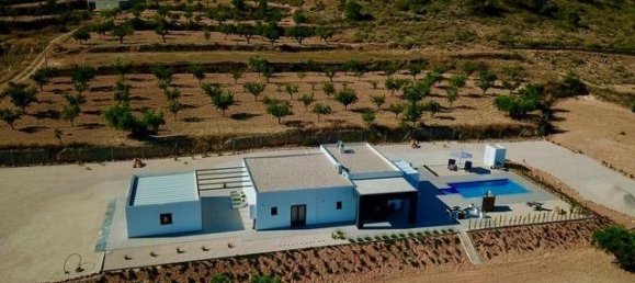 3 bedrooms Villa in Jumilla, Spain No. 12869 3