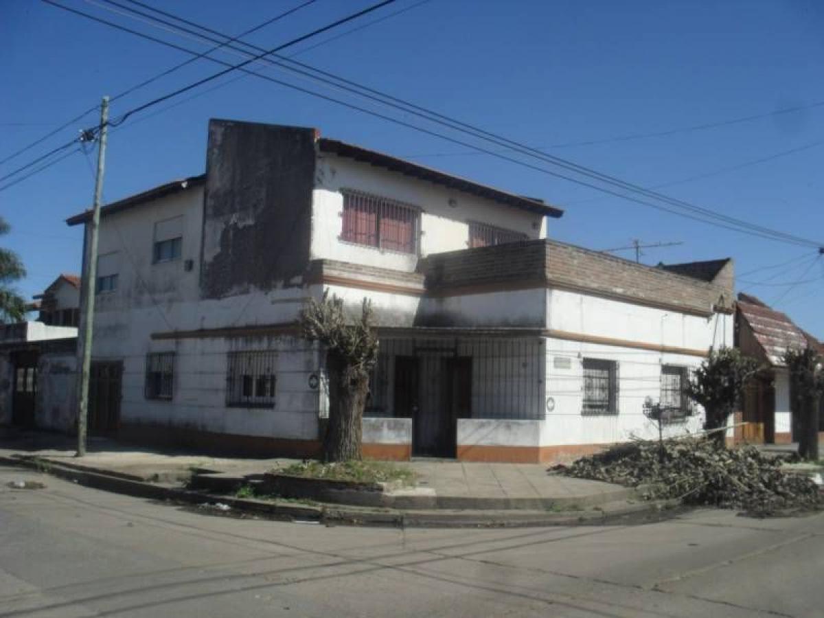 5 Schlafzimmer Haus in Lanus, Argentina, Nr. 16005
