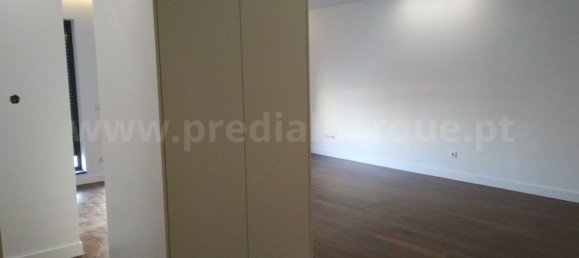 4 Schlafzimmer Wohnung in Porto, Portugal, Nr. 78898 3