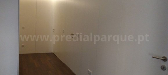 4 Schlafzimmer Wohnung in Porto, Portugal, Nr. 78898 5