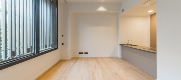 Apartamento de 3 dormitorios en Eixample, Spain No. 83965 11