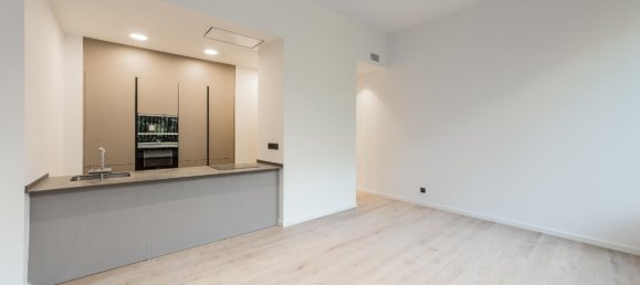 Apartamento de 3 dormitorios en Eixample, Spain No. 83965 9
