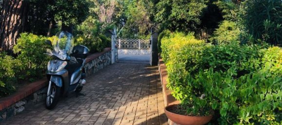 7 rooms Apartment in Varazze, Italy No. 220981 6