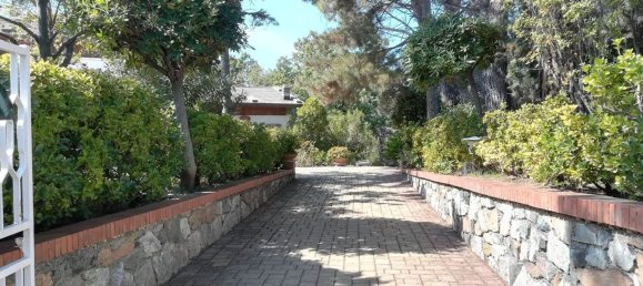 7 rooms Apartment in Varazze, Italy No. 220981 11