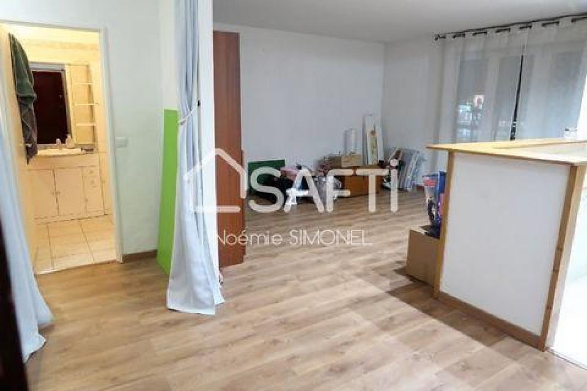 2 bedrooms Apartment in Chilly-Mazarin, France No. 33464