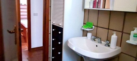 Apartamento de 4 dormitorios en Netro, Italy No. 327436 14