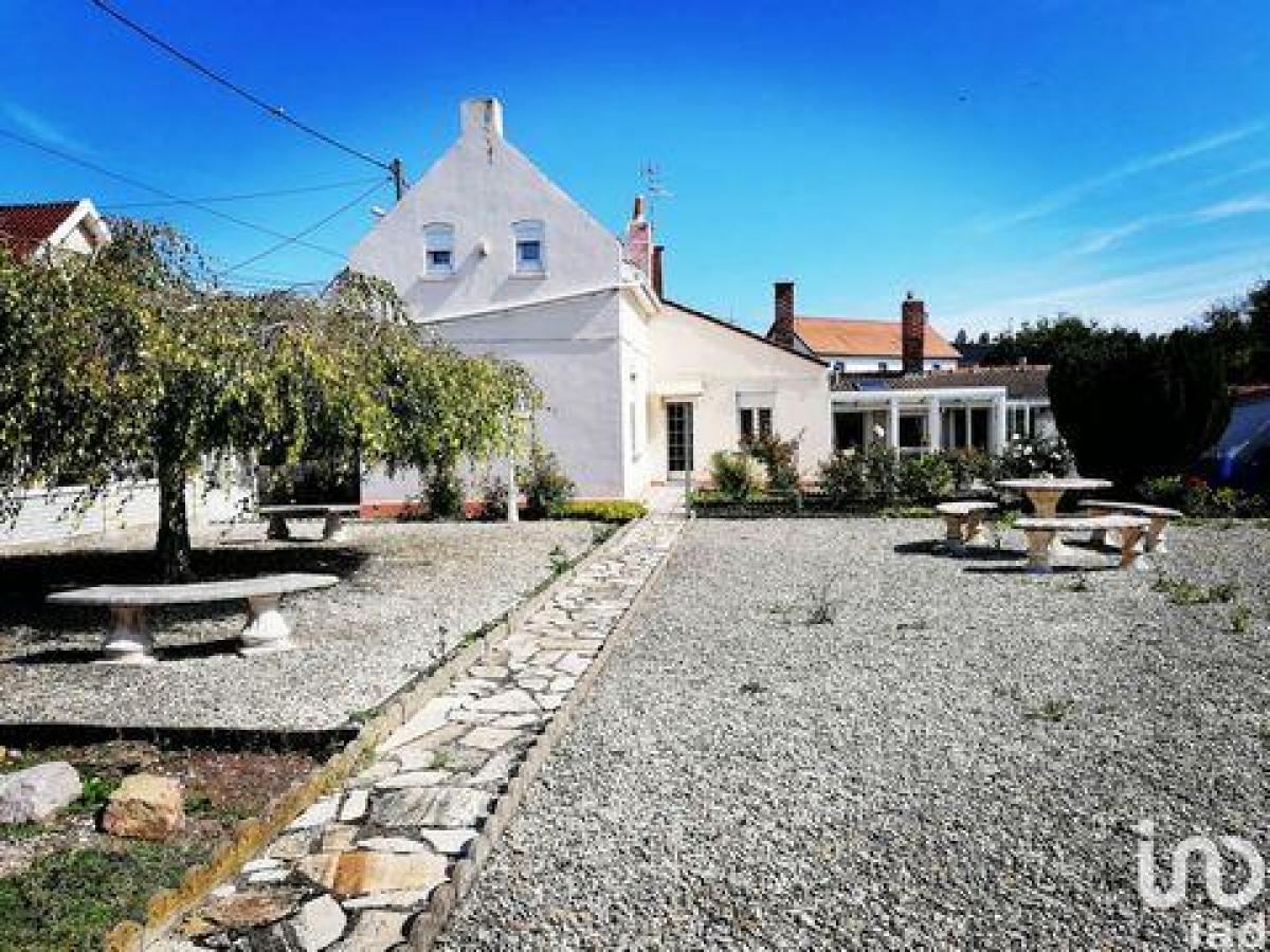 3 bedrooms House in Douvrin, France No. 24635