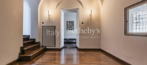 4 bedrooms Villa in Rome, Italy No. 85333 3