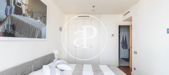 3 bedrooms Penthouse in Sant Marti, Spain No. 19239 12