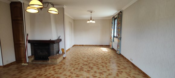 4 bedrooms House in Yonne, France No. 283563 2