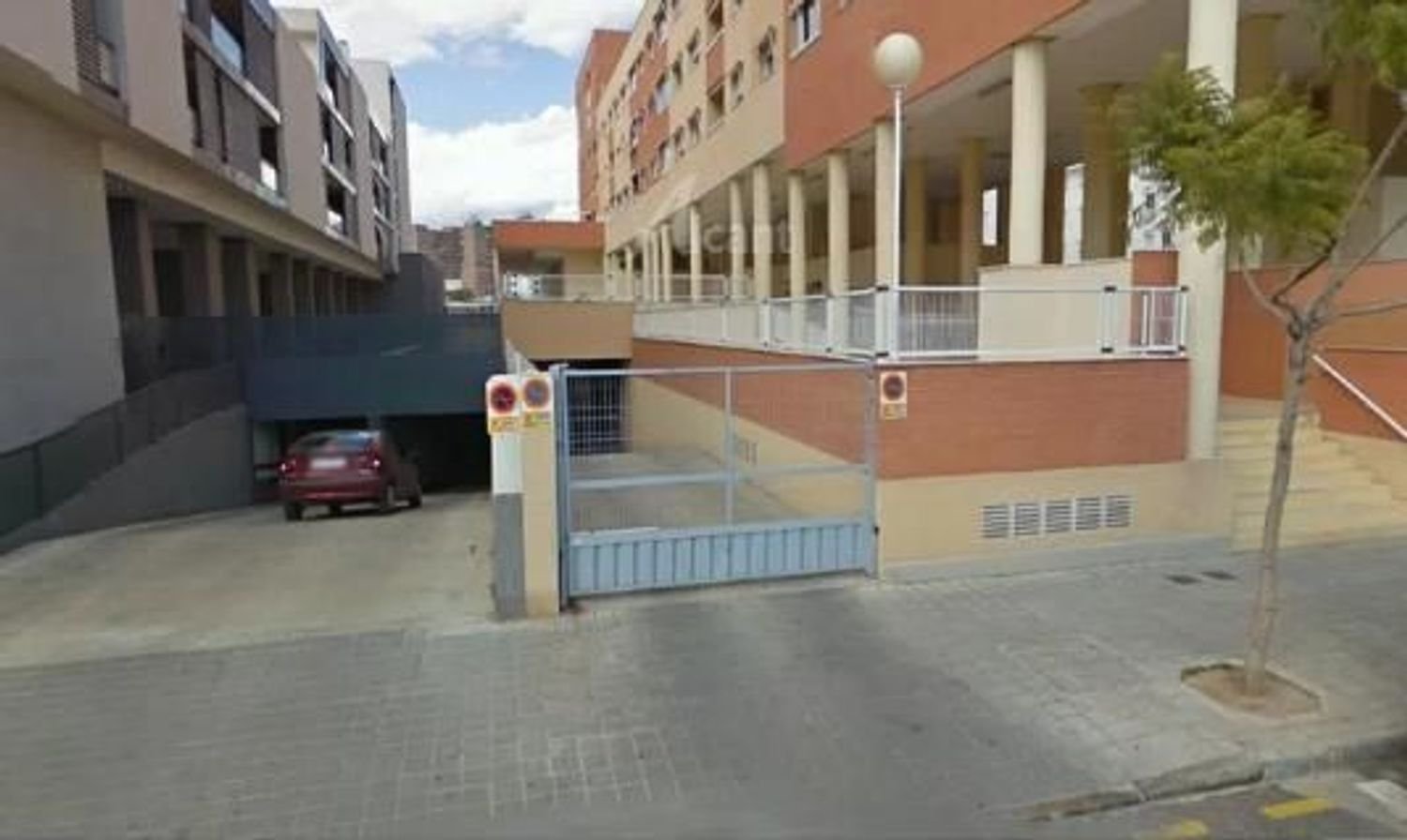 18m² Garage in Alicante, Spain No. 189090