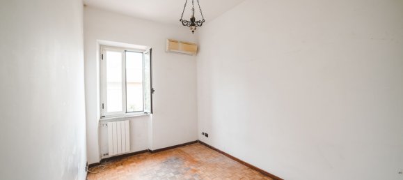 3 rooms Apartment in Rome, Italy No. 190568 3