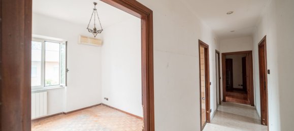 3 rooms Apartment in Rome, Italy No. 190568 8