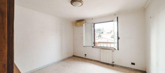 3 rooms Apartment in Rome, Italy No. 190568 2