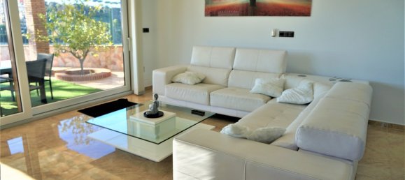 3 غرف نوم فيلا في Torre del Mar, Spain رقم 54137 53