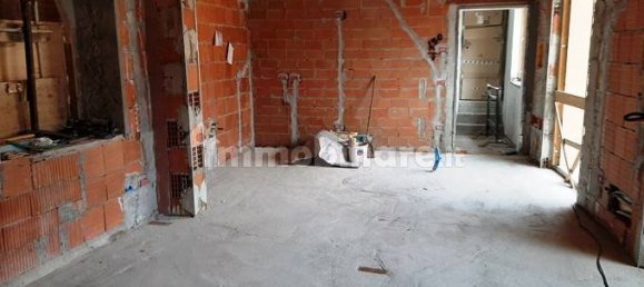 2 bedrooms House in Zogno, Italy No. 69829 5