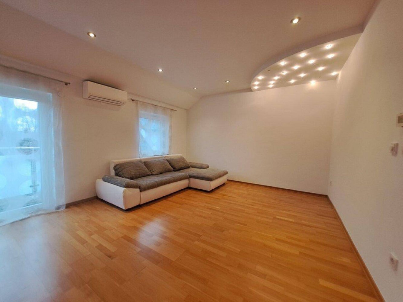 2 rooms Apartment in Waltendorf, Austria No. 133079