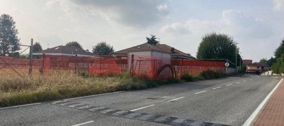 30 rooms Land in San Carlo Canavese, Italy No. 17610 14