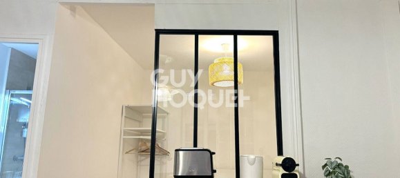 Estudio en Lyon, France No. 200679 4