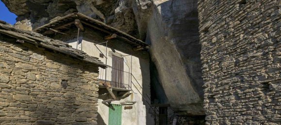 6 rooms House in Barge, Italy No. 106365 16