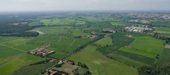 32 rooms House in Ozzero, Italy No. 61146 6