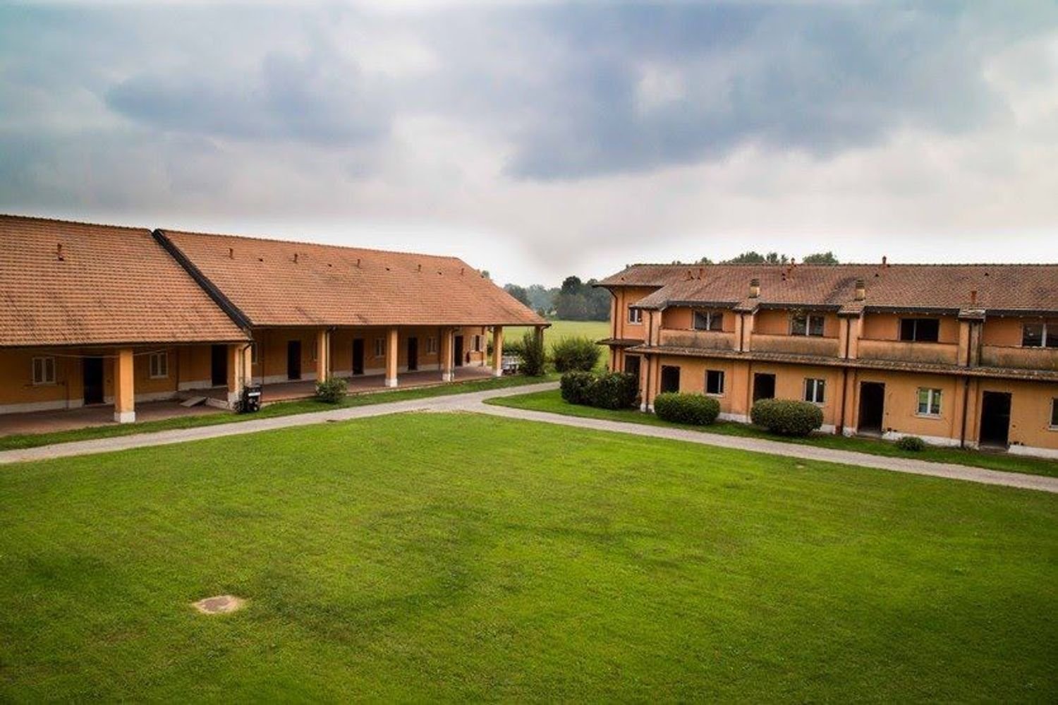 32 rooms House in Ozzero, Italy No. 61146