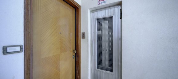 2 bedrooms Apartment in Turin, Italy No. 333488 21