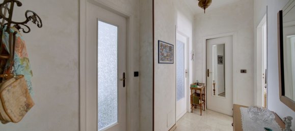 2 bedrooms Apartment in Turin, Italy No. 333488 9