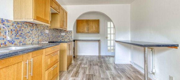 4 bedrooms Commercial property in Taunton, United Kingdom No. 13690 3