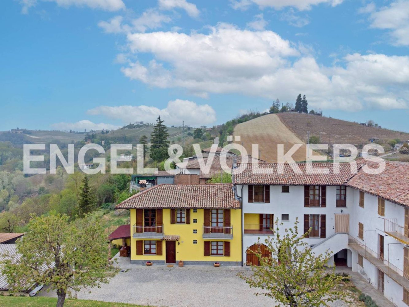 9 chambres Maison à Canelli, Italy No. 131395