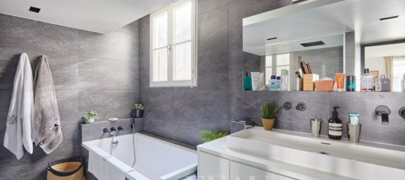 3 bedrooms Duplex in Paris, France No. 292028 12