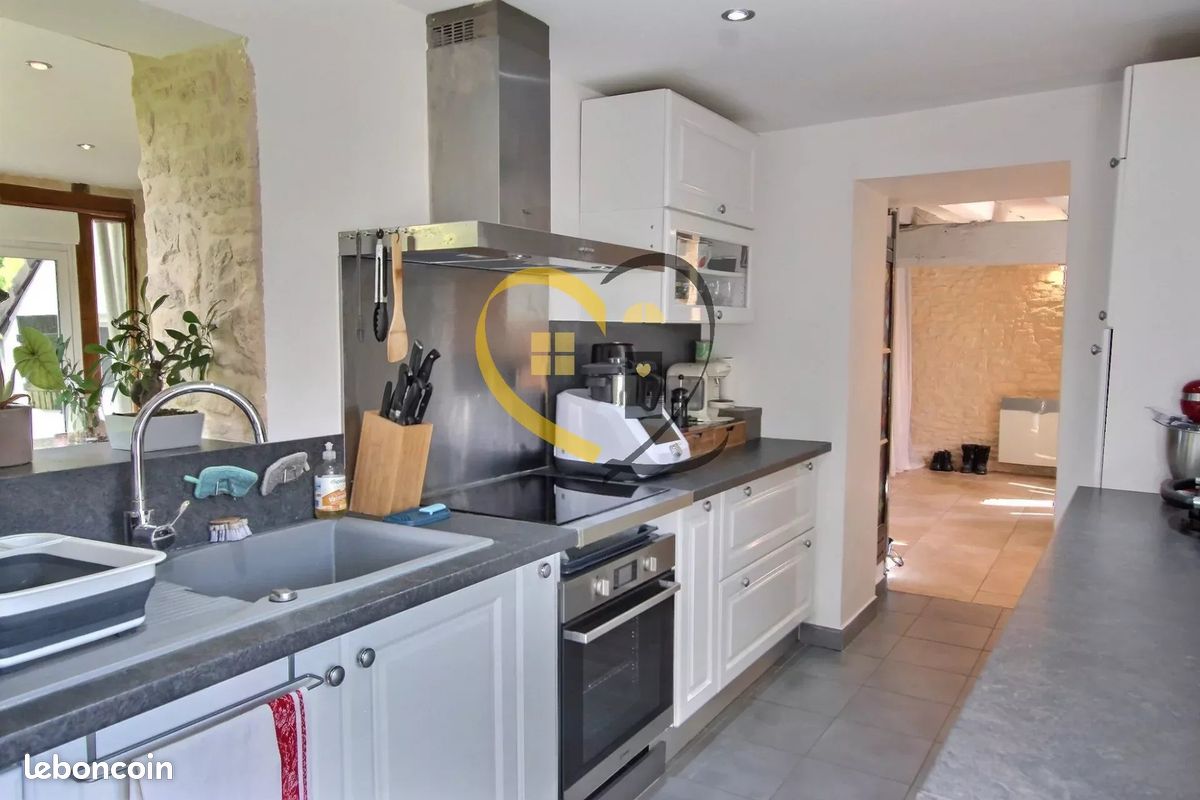 3 bedrooms House in Vierzon, France No. 240232