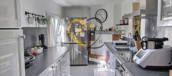 3 bedrooms House in Vierzon, France No. 240232 3