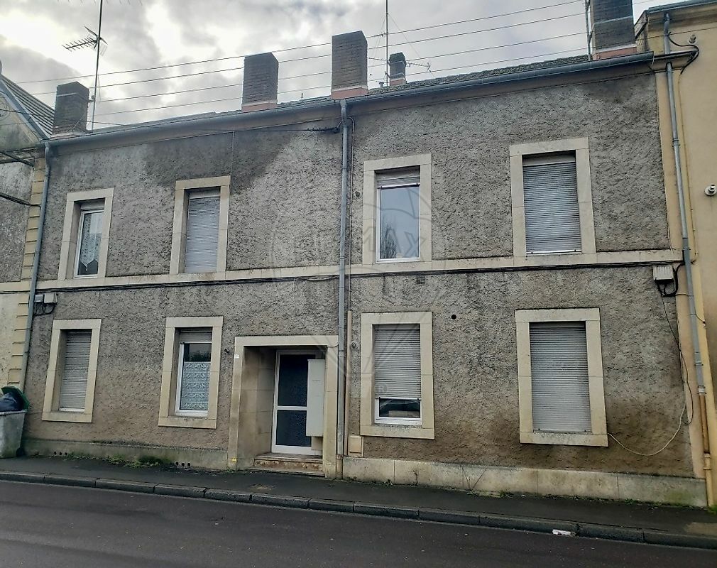 9 rooms Building in Longuyon, France No. 240361