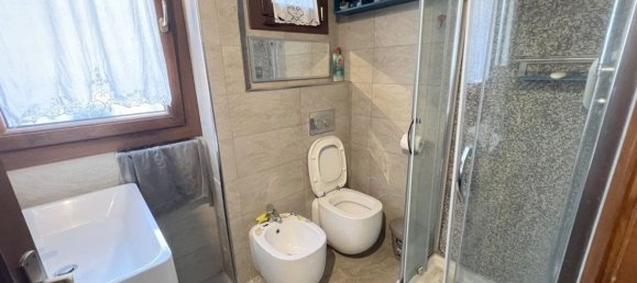 5 bedrooms Villa in Poggio a Caiano, Italy No. 333335 4