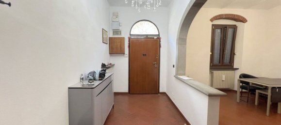 5 bedrooms Villa in Poggio a Caiano, Italy No. 333335 2