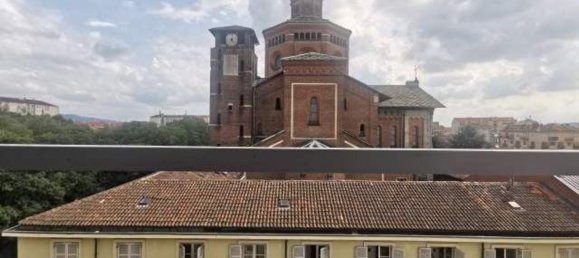 2 rooms Penthouse in Turin, Italy No. 301191 5