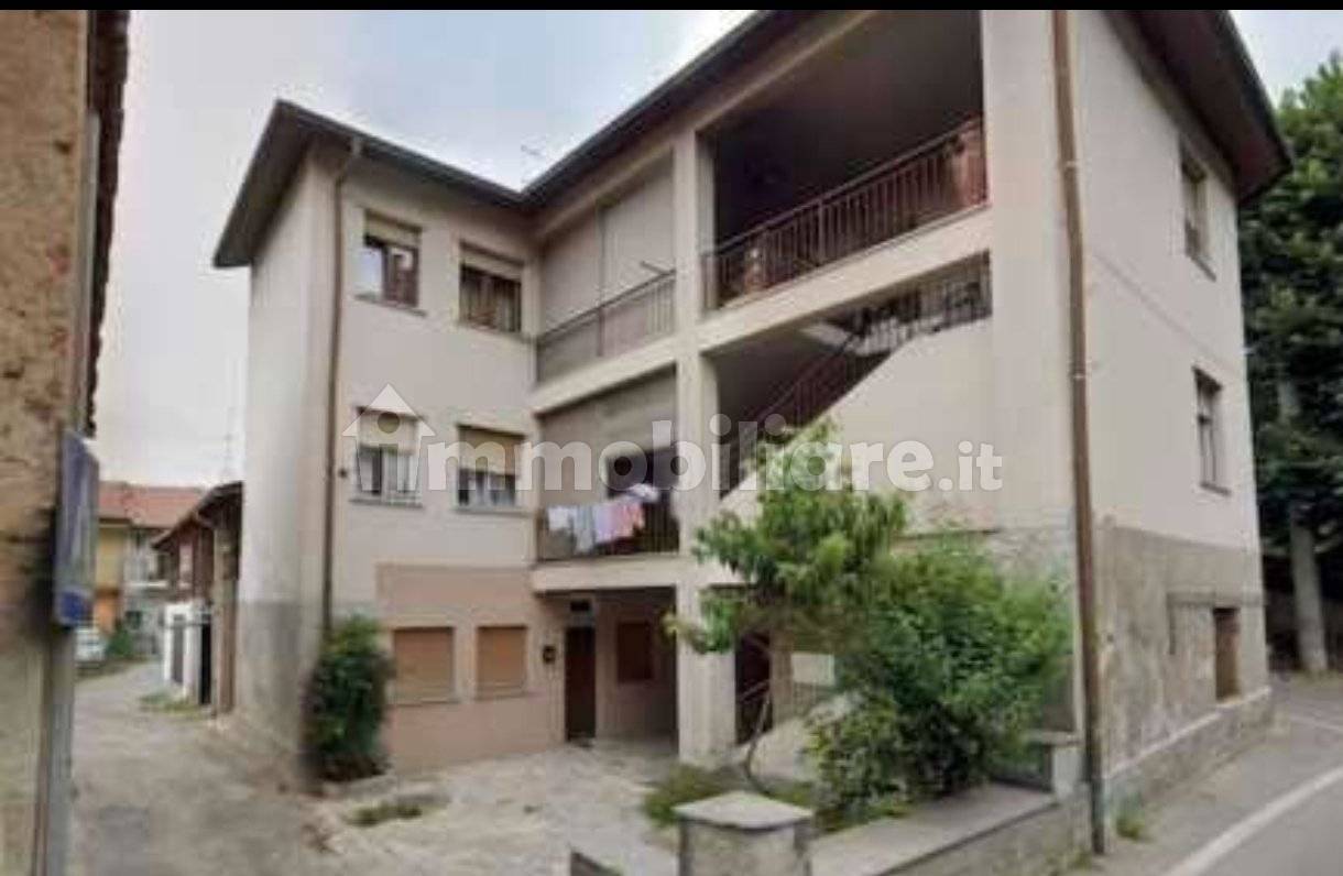 Apartamento T2 em Tradate, Italy N.º 383990