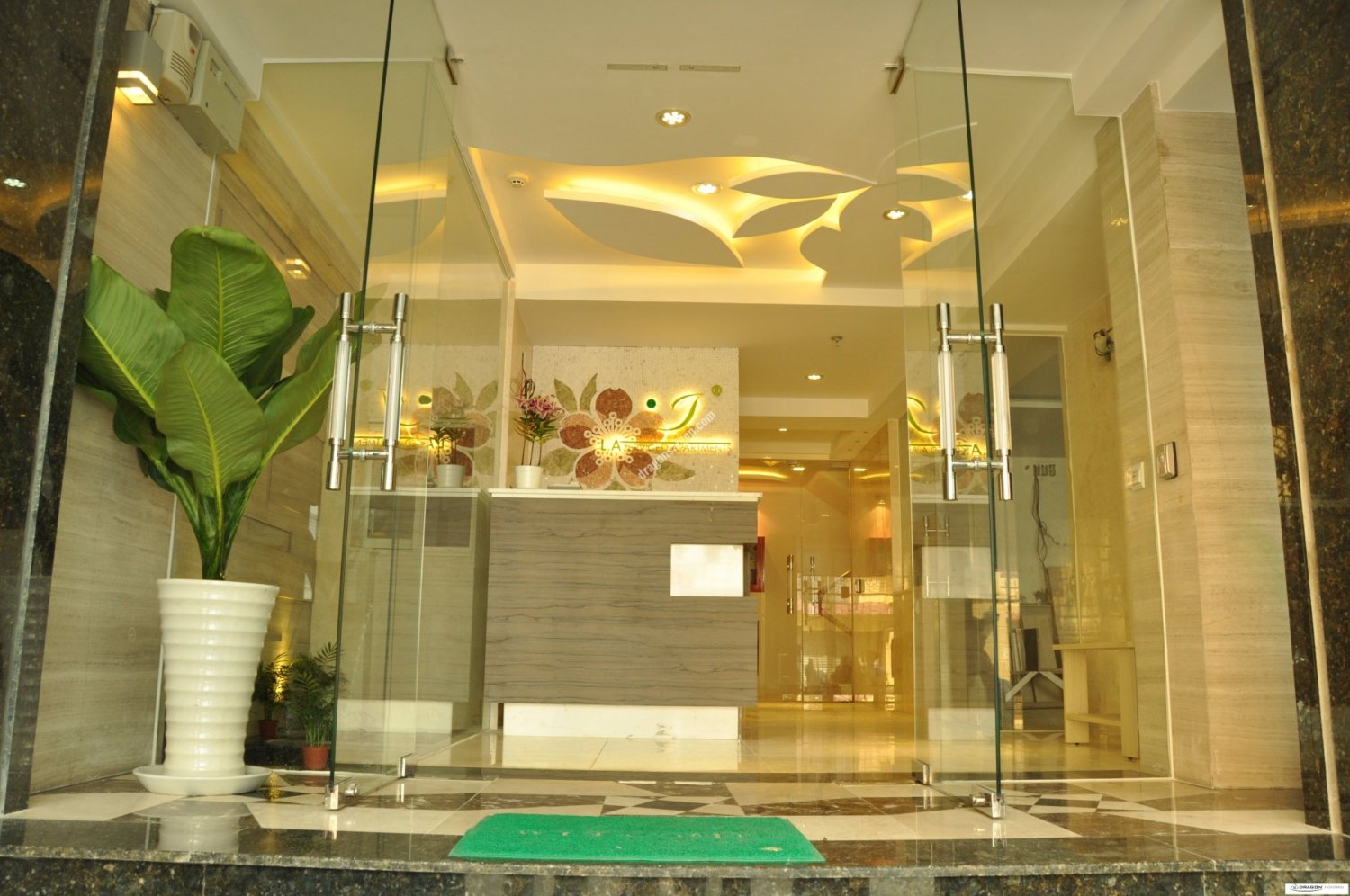 80m² Apartment in District 3, Vietnam No. 10770