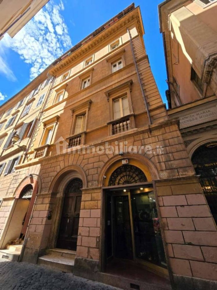 3 bedrooms Apartment in Rome, Italy No. 92082