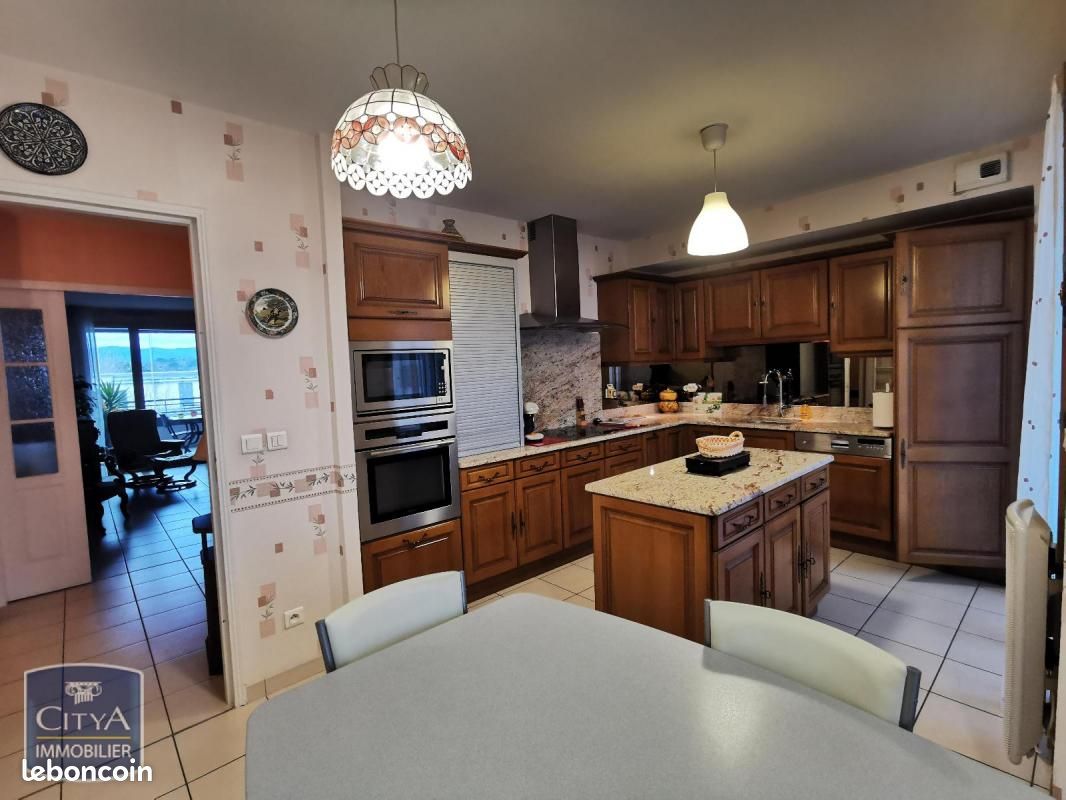 2 bedrooms Apartment in Villefranche-sur-Saone, France No. 335281