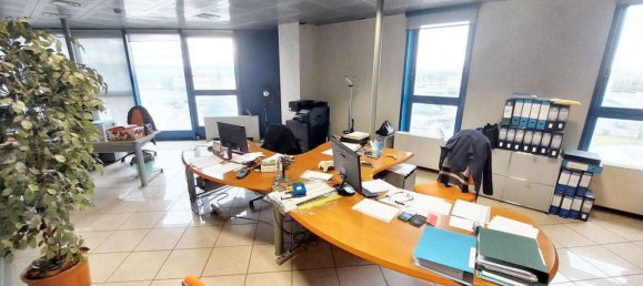 Büro in Piacenza, Italy 1655m², Nr. 374948 9